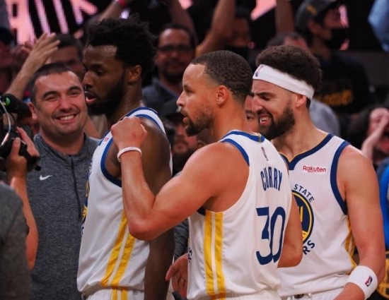 火箭翻盘尼克斯,克莱统治全场 火箭翻盘尼克斯,克莱统治全场