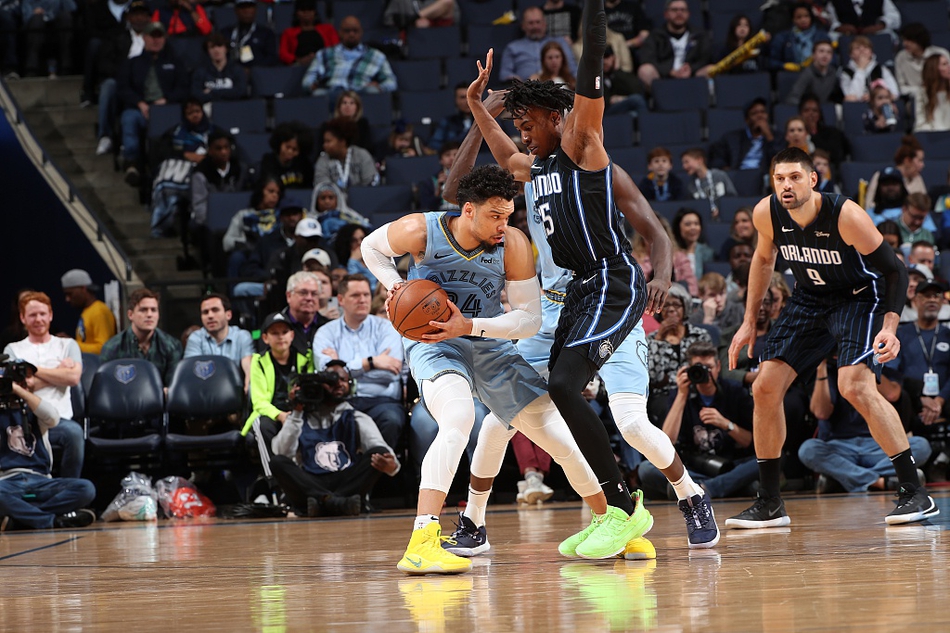 魔术完胜灰熊，西亚卡姆扛起全队