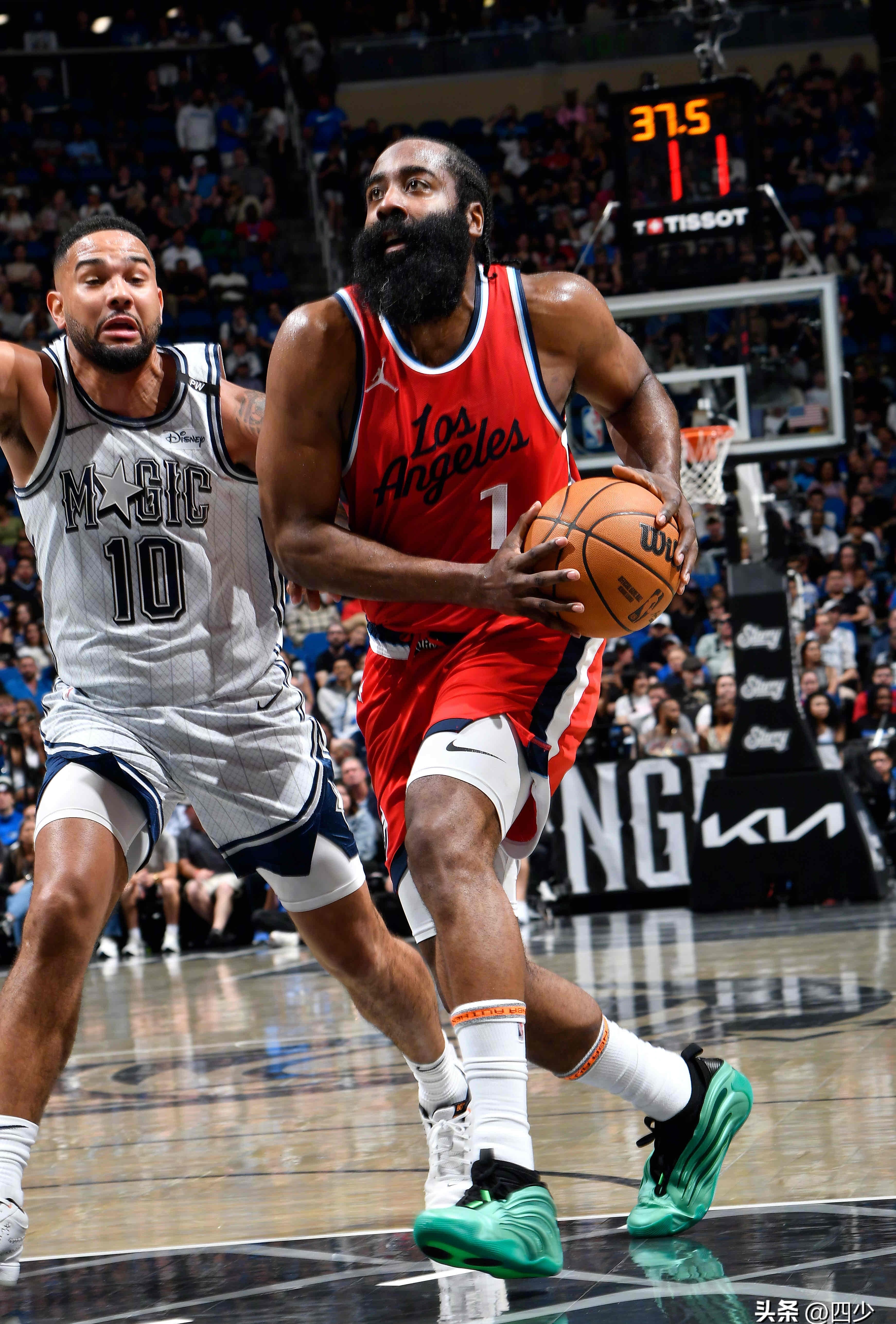 独行侠翻盘四川队,哈登关键制胜 独行侠翻盘四川队,哈登关键制胜