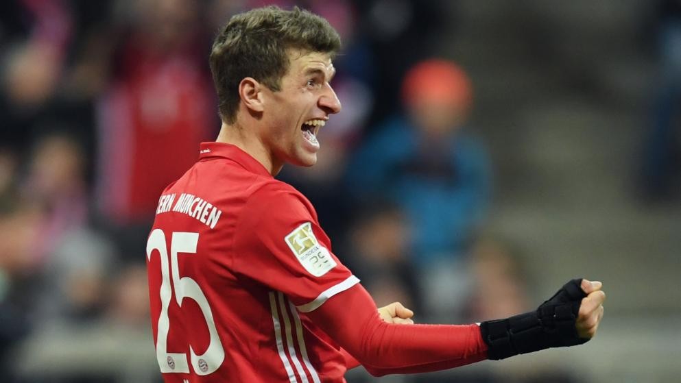 曼联横扫巴黎,穆勒刷新纪录 曼联横扫巴黎,穆勒刷新纪录