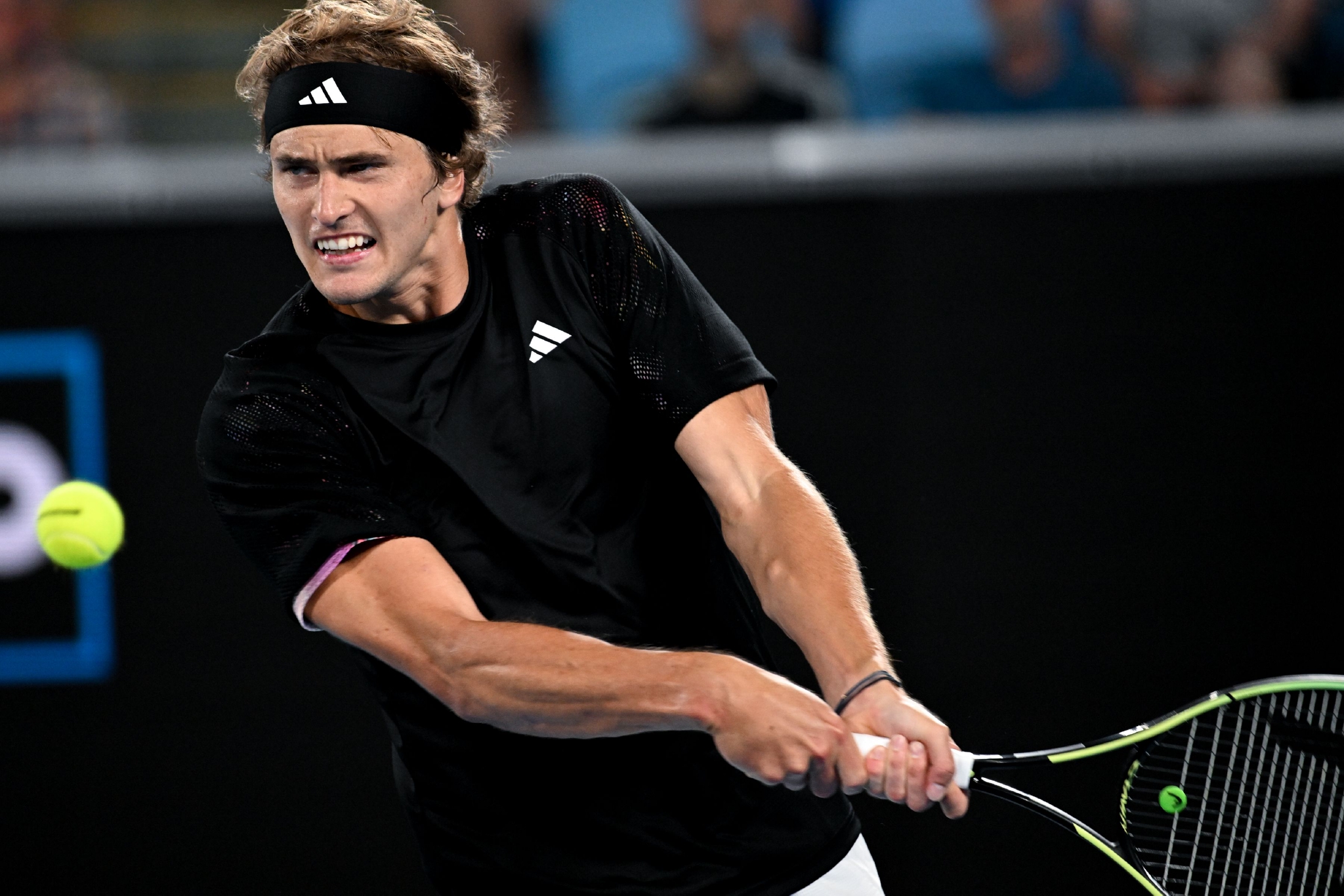 法网横扫戴维斯杯，兹维列夫惊艳四座