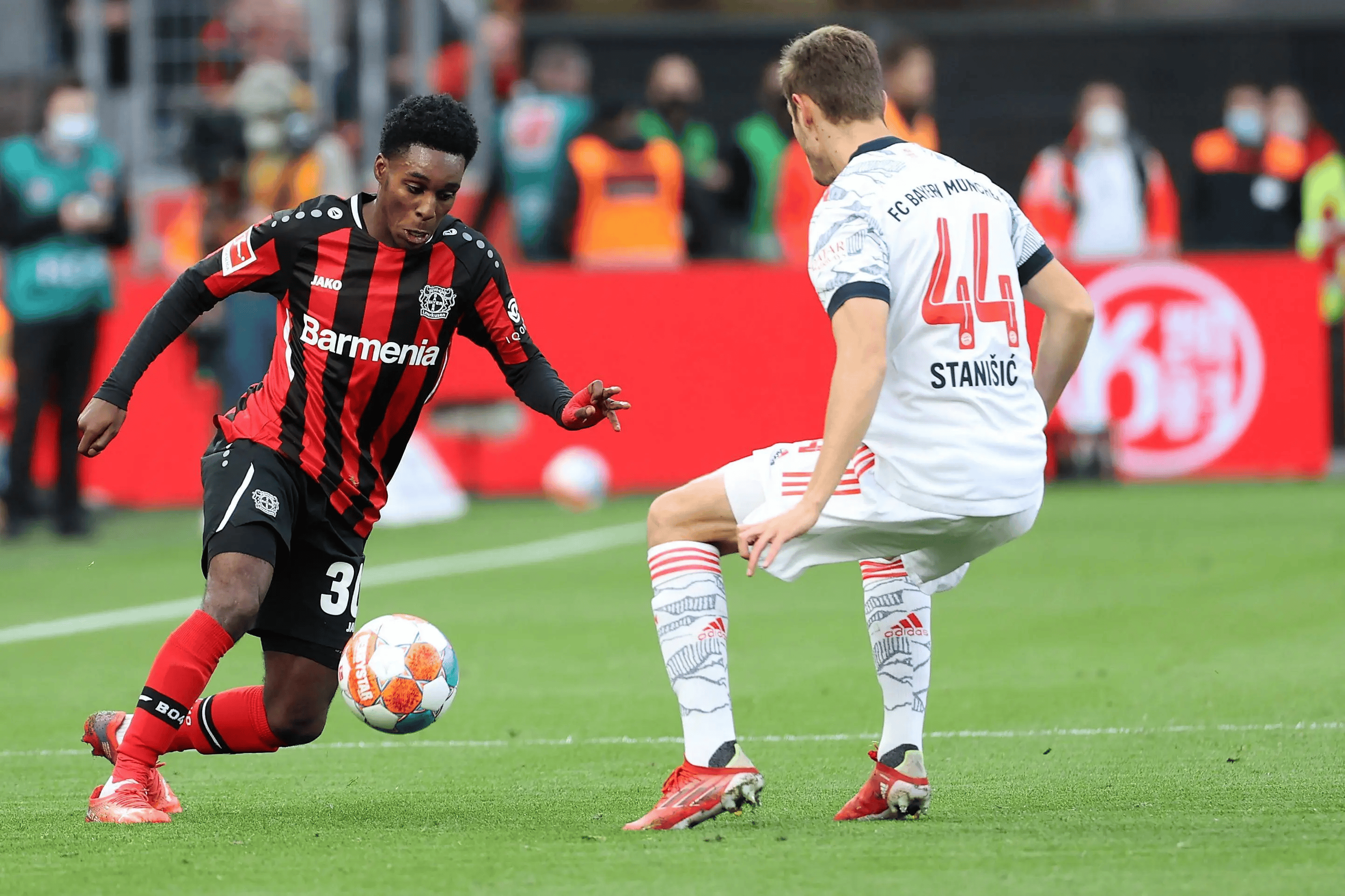 多特蒙德客场遭遇惨败，战绩堪忧