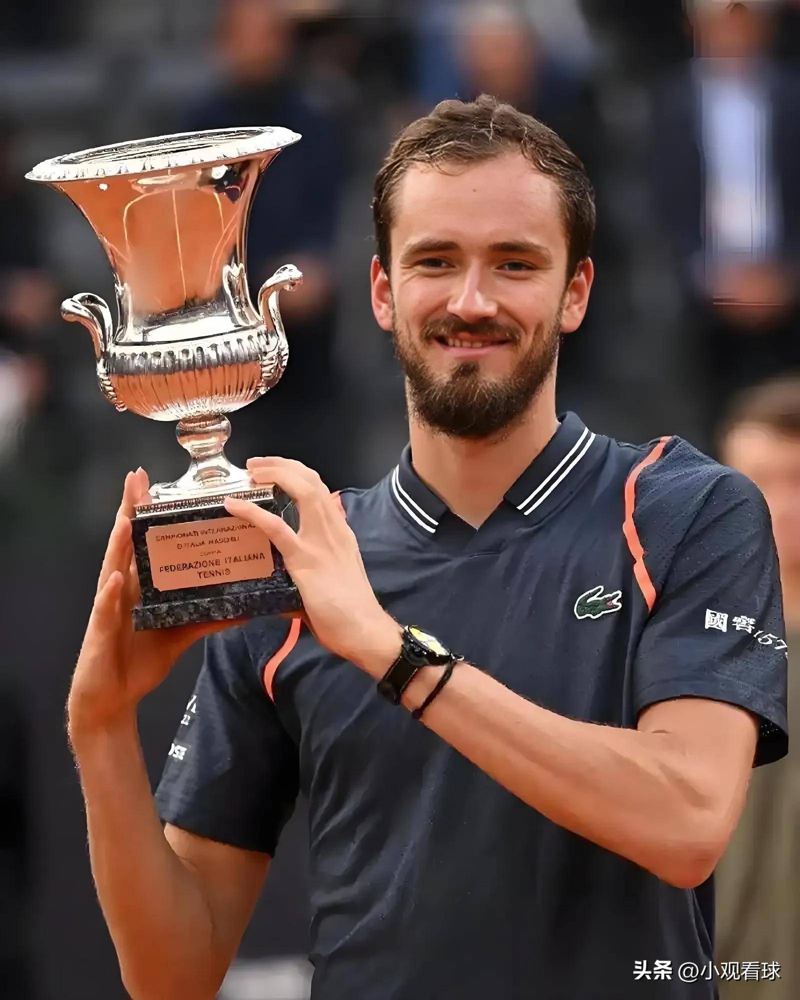 拉沃尔杯鏖战年终总决赛，梅德韦杰夫高光表现