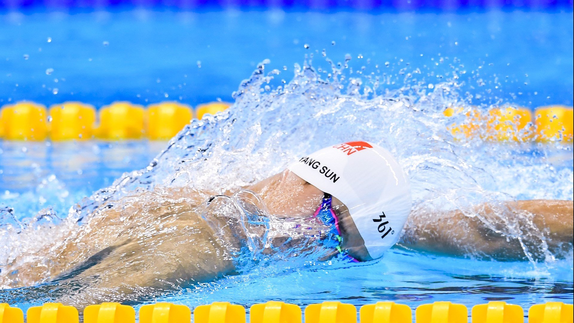 易建联领军展雄风，深圳队战术完胜火箭显中国篮球新气象